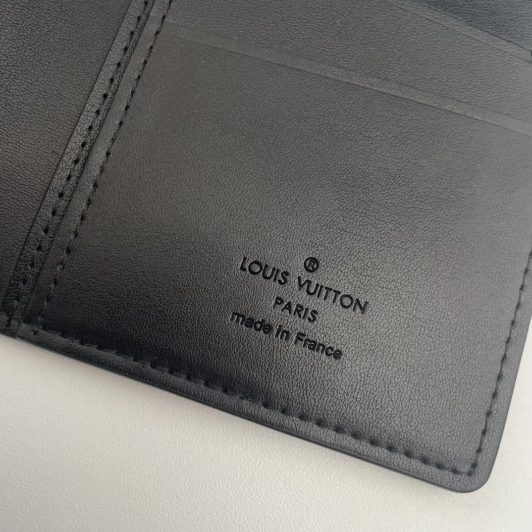 Louis Vuitton Brazza Wallet M69980 - Image 10
