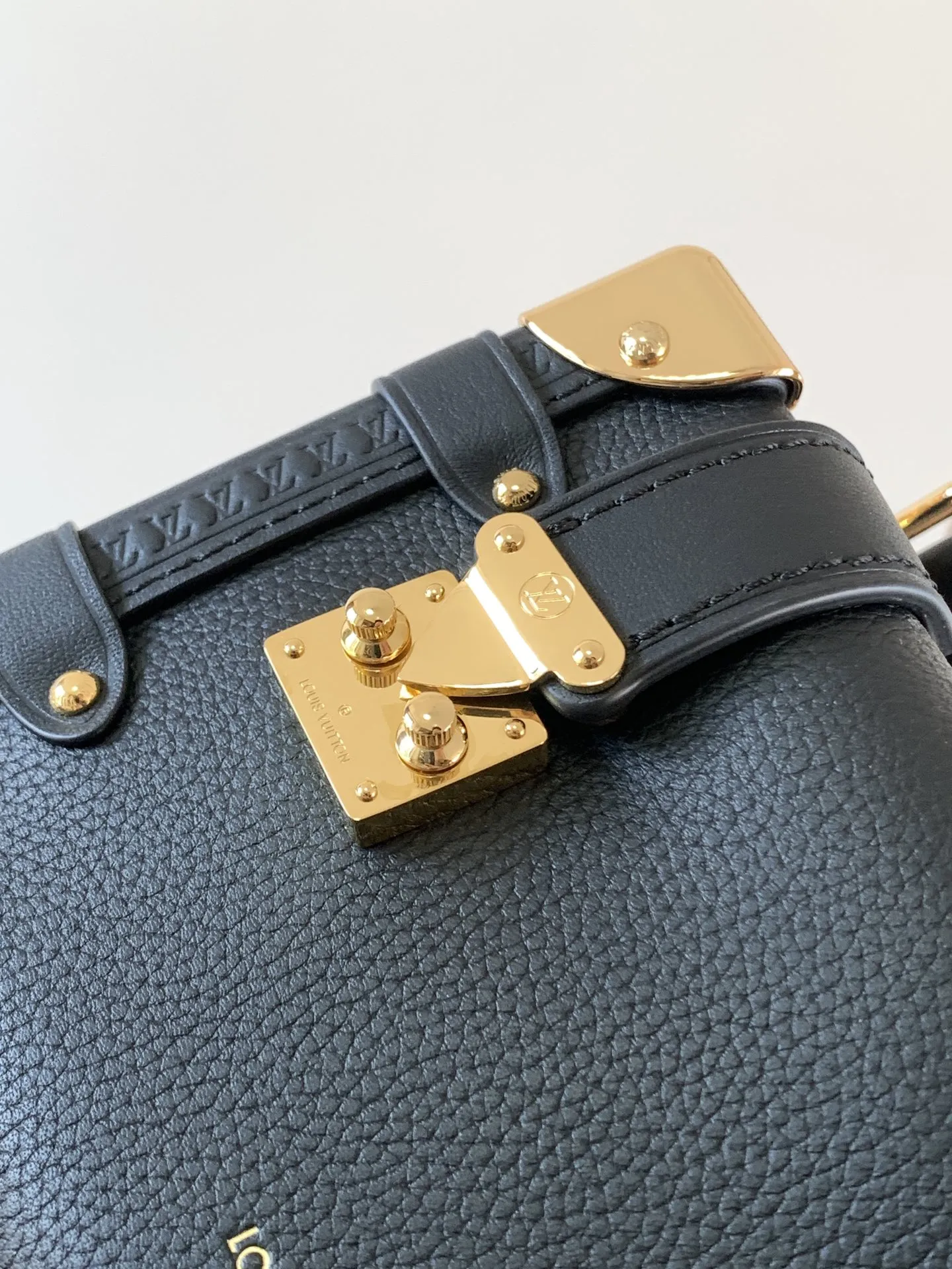 Louis Vuitton Side Trunk PM M23817 - 图片 8