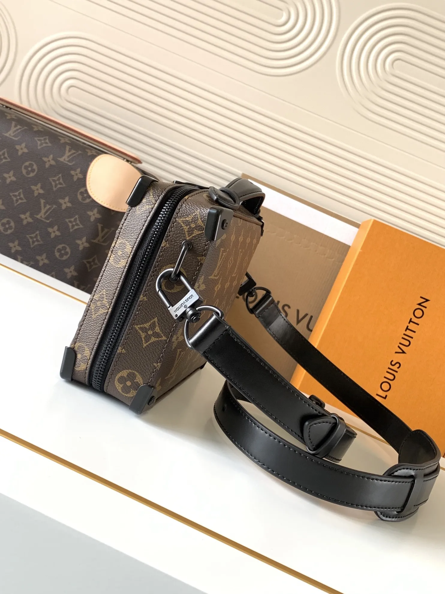 Alternative view of Louis Vuitton Handle Soft Trunk M45935