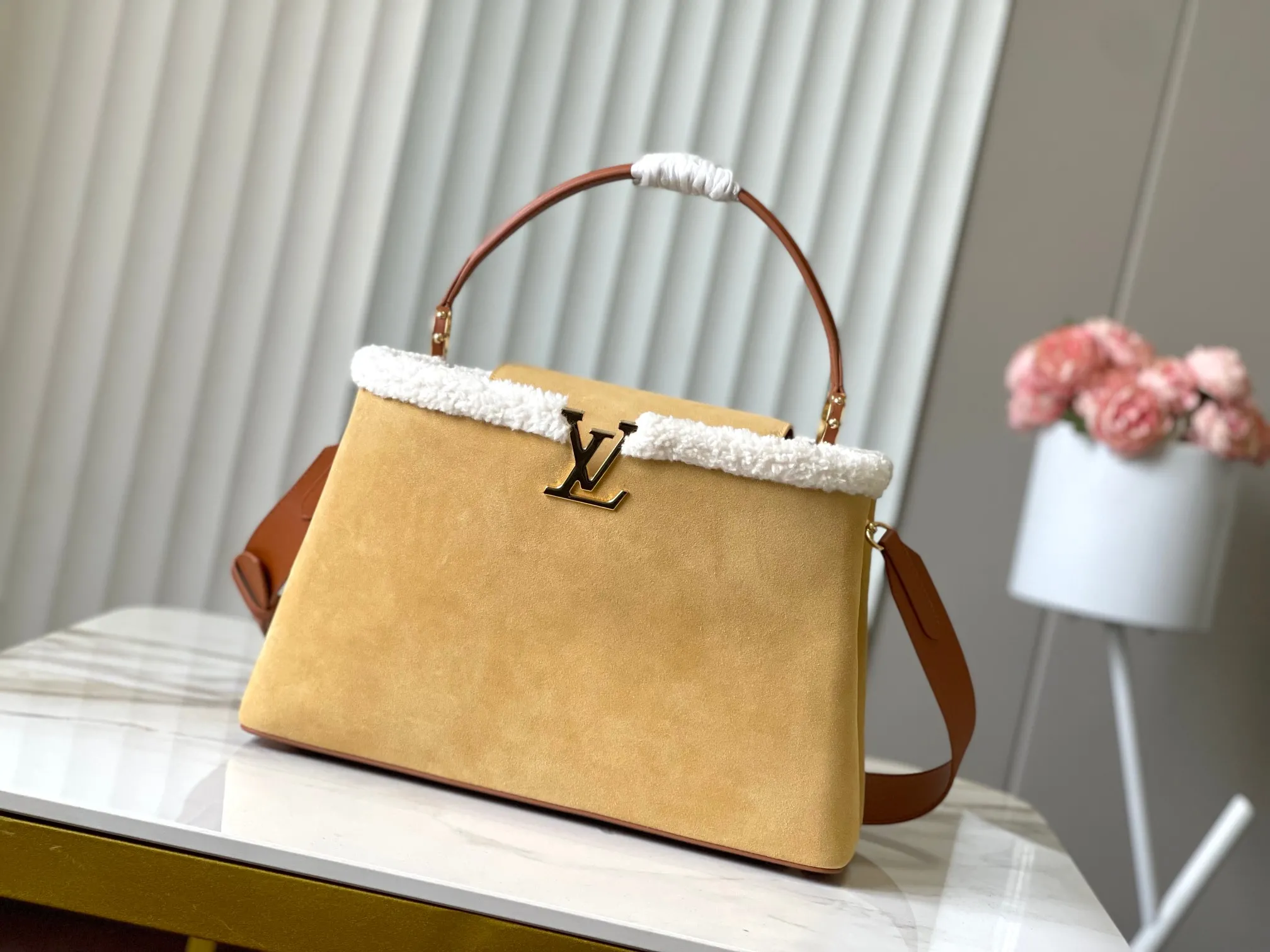 Louis Vuitton Capucines GM Souple M12784 - 图片 3