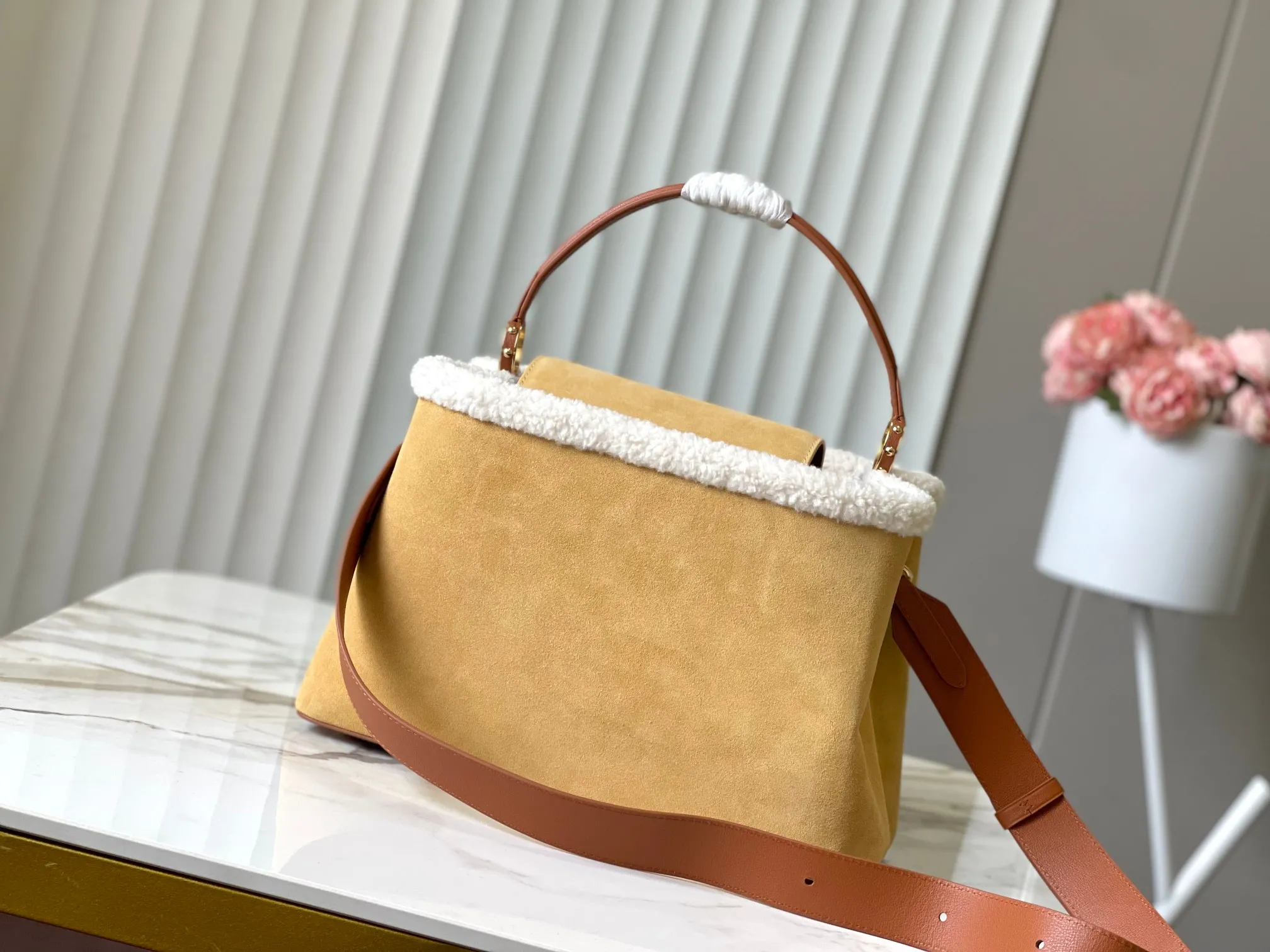 Louis Vuitton Capucines GM Souple M12784 - 图片 5