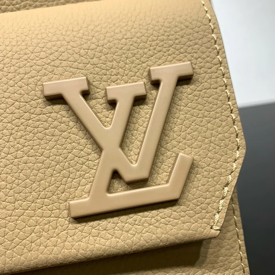 Louis Vuitton Pilot Slingbag M23765 - 图片 9