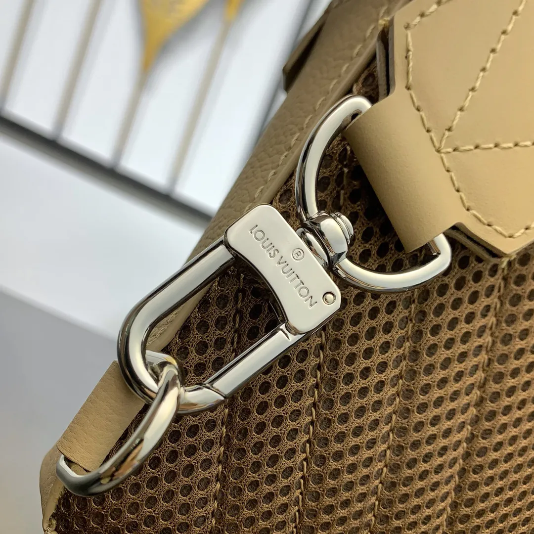 Louis Vuitton Pilot Slingbag M23765 - 图片 10