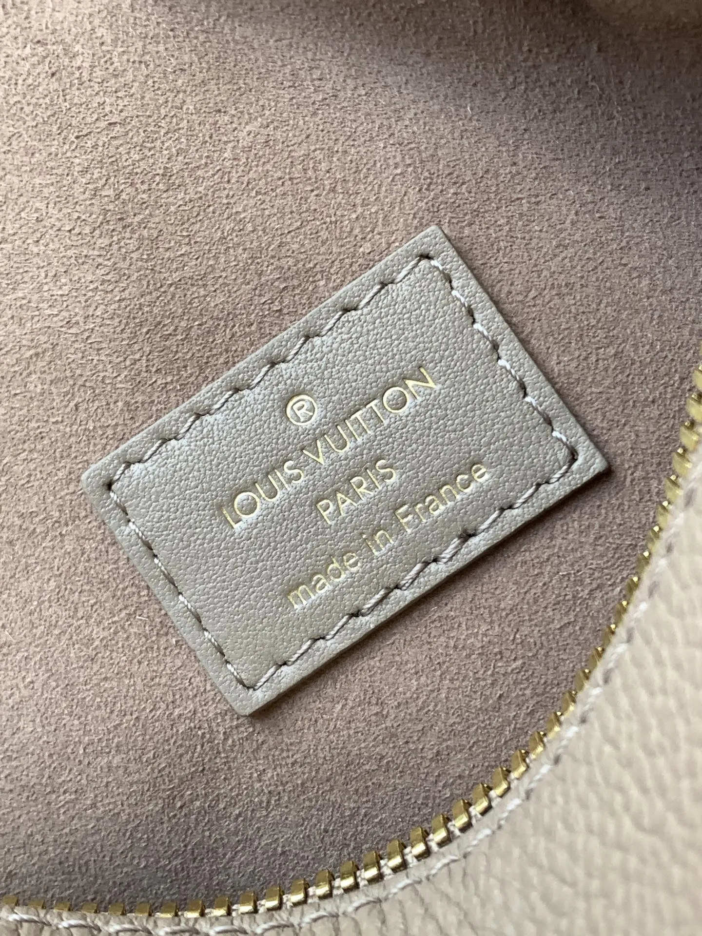 Alternative view of Louis Vuitton Side Trunk MM M25072