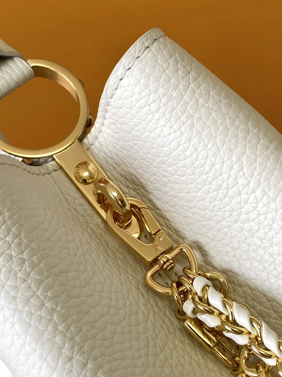 Alternative view of Louis Vuitton Capucines BB M12279