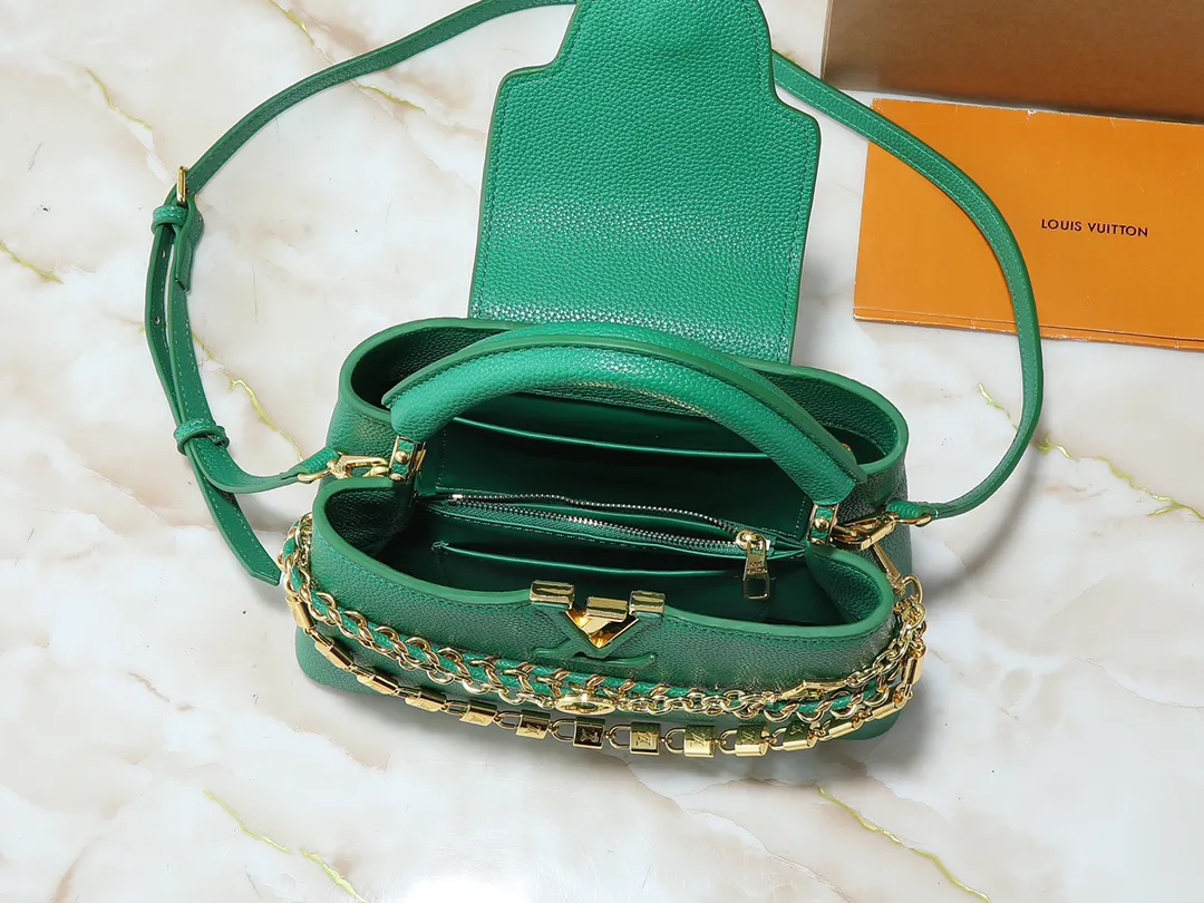 Alternative view of Louis Vuitton Capucines Mini M11906