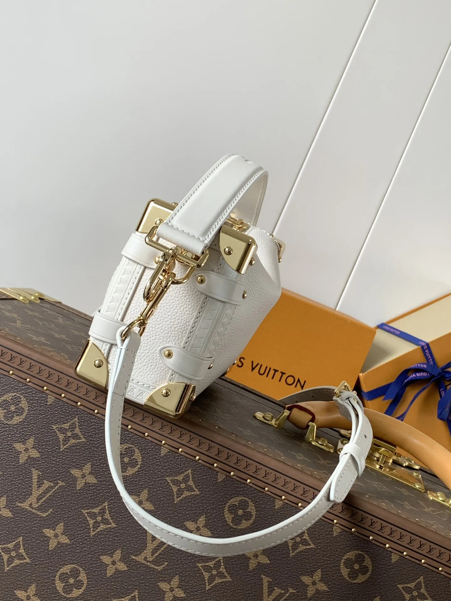 Louis Vuitton Side Trunk PM M23915 - 图片 3