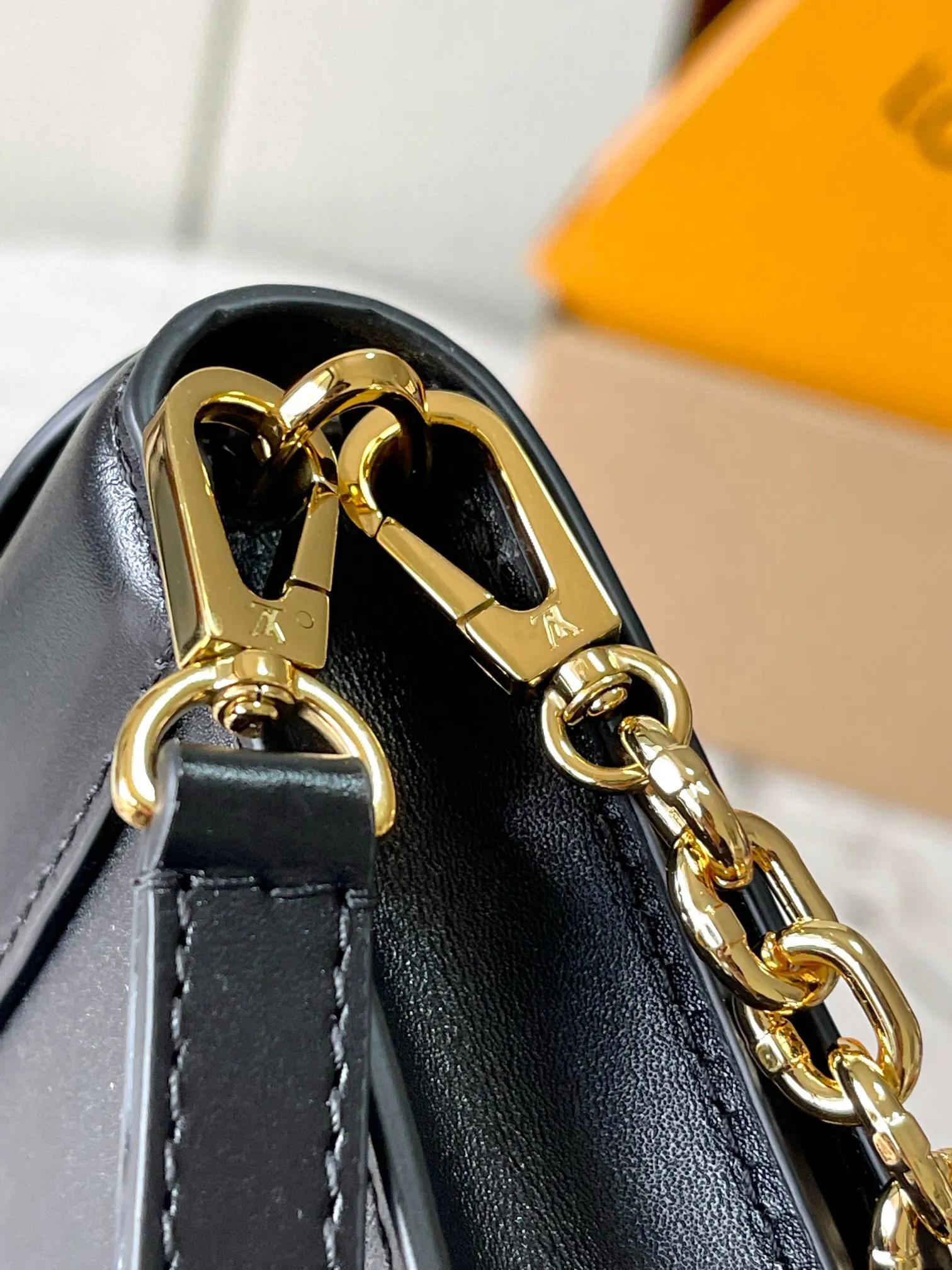 Louis Vuitton Wallet On Chain Capucines M12143 - 图片 9