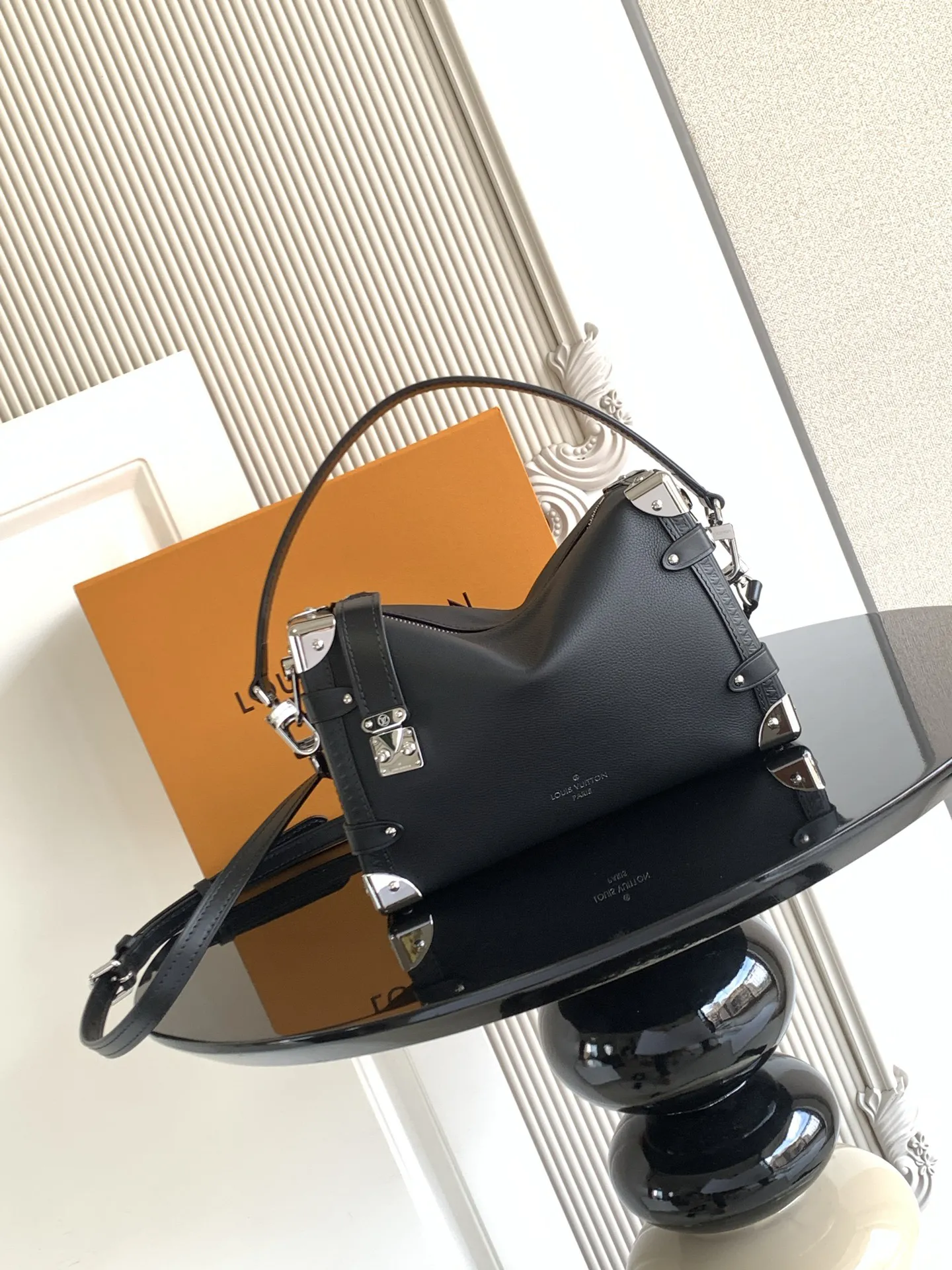 Louis Vuitton Side Trunk MM M25160 - 图片 3