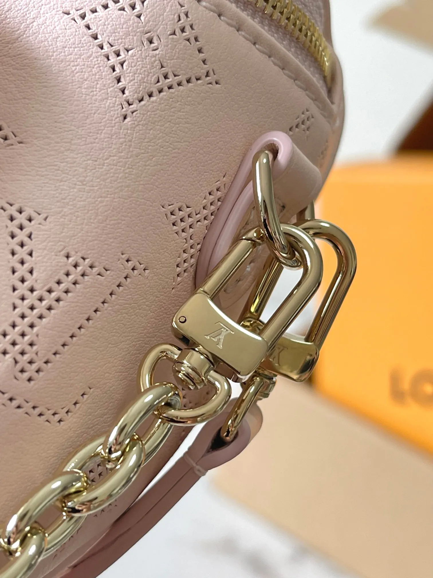 Louis Vuitton Mini Bumbag M11300 - Image 8