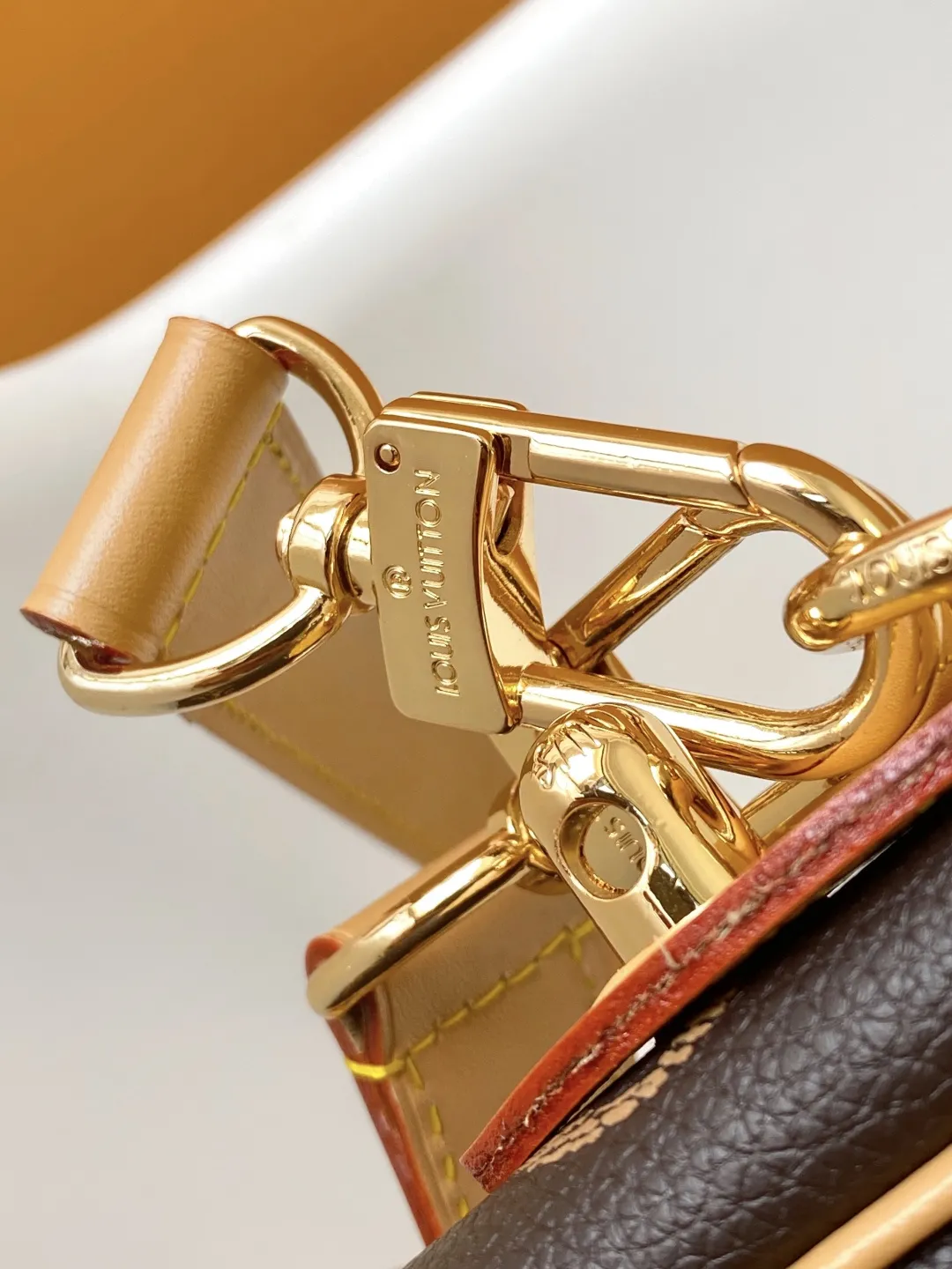Louis Vuitton Danube M14106 - Image 10