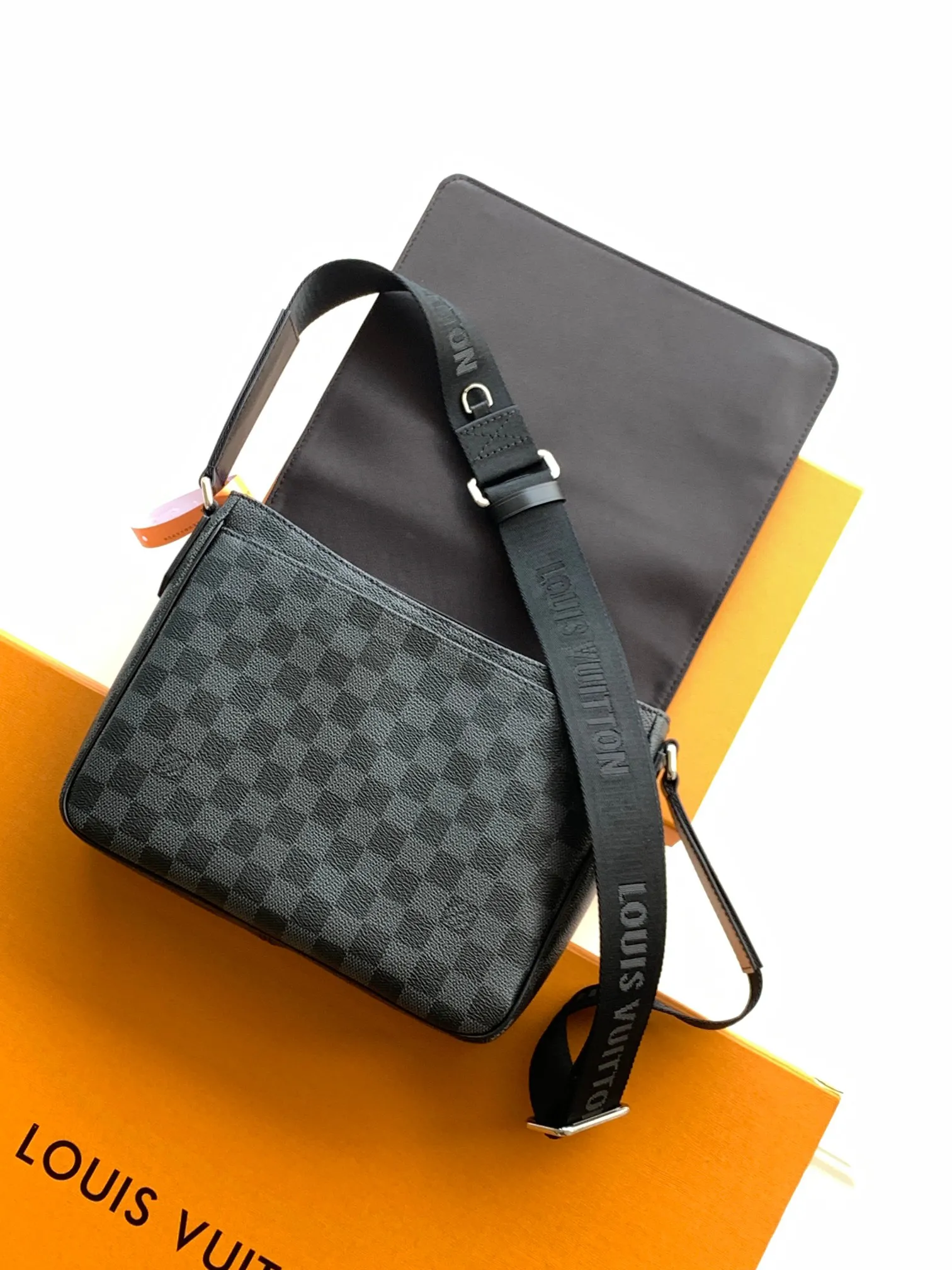 Louis Vuitton District PM N42710 - 图片 9