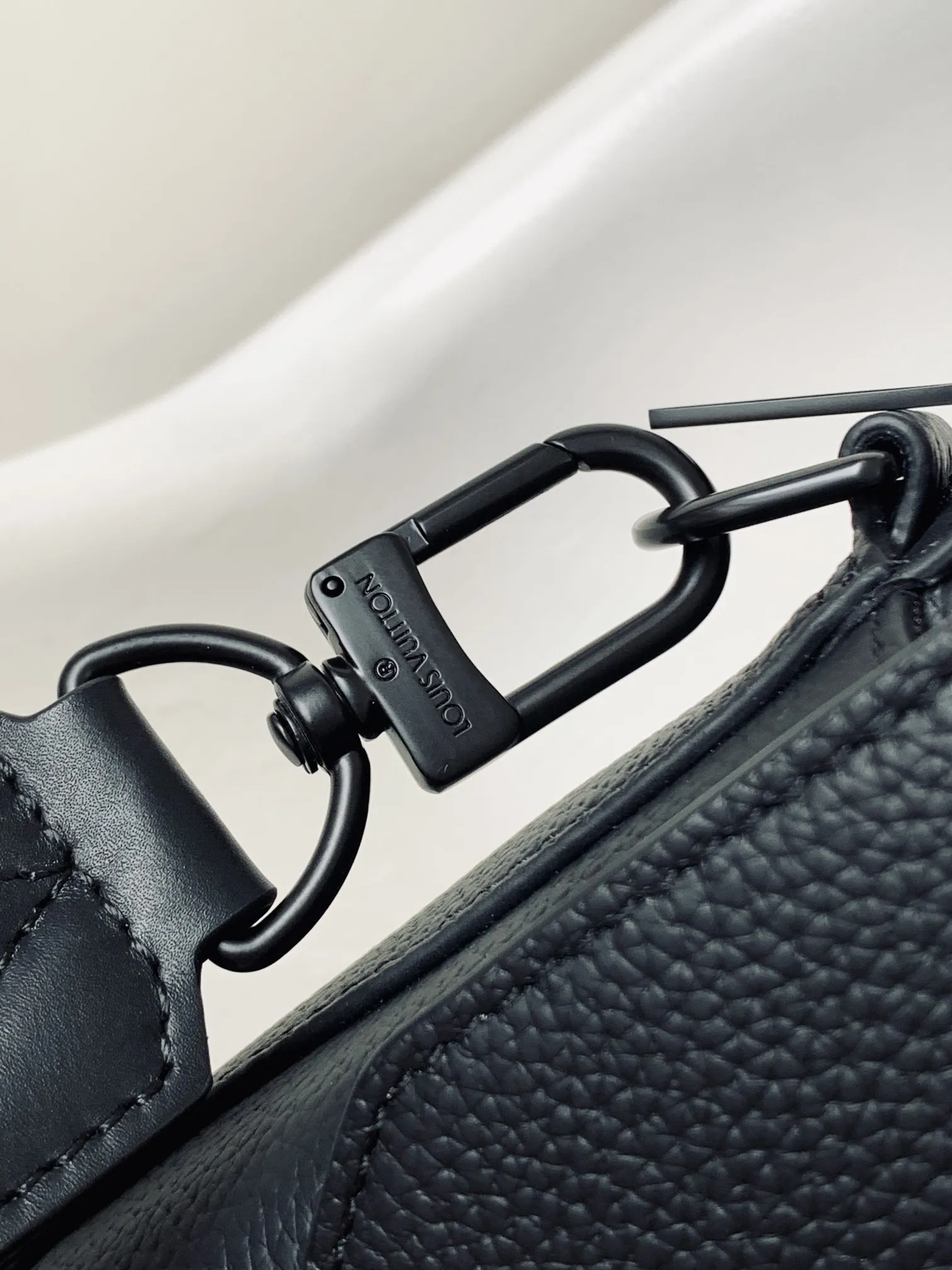 Louis Vuitton Fastline Messenger M22482 - 图片 8