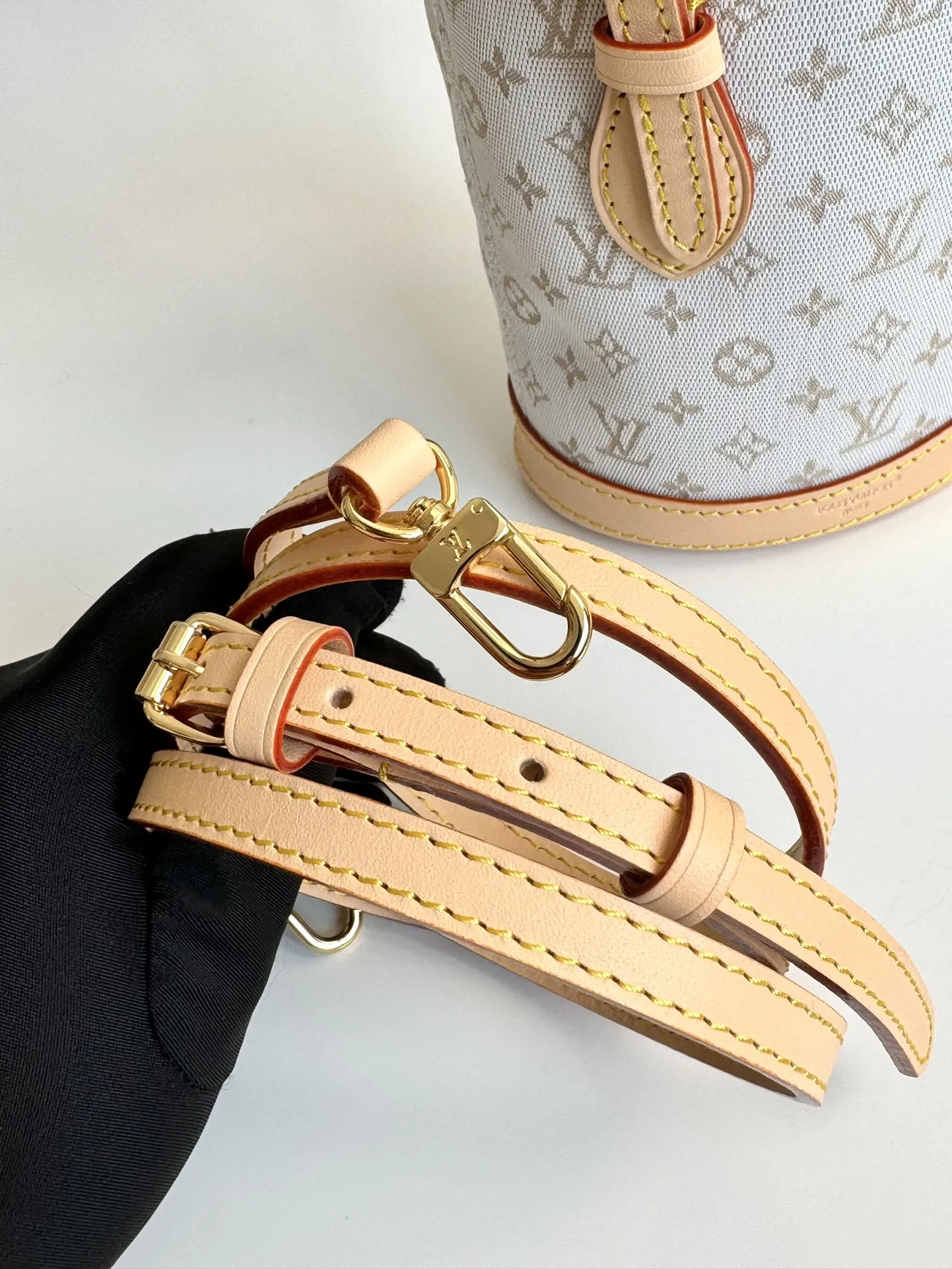 Louis Vuitton Nano Bucket M12317 - Image 9