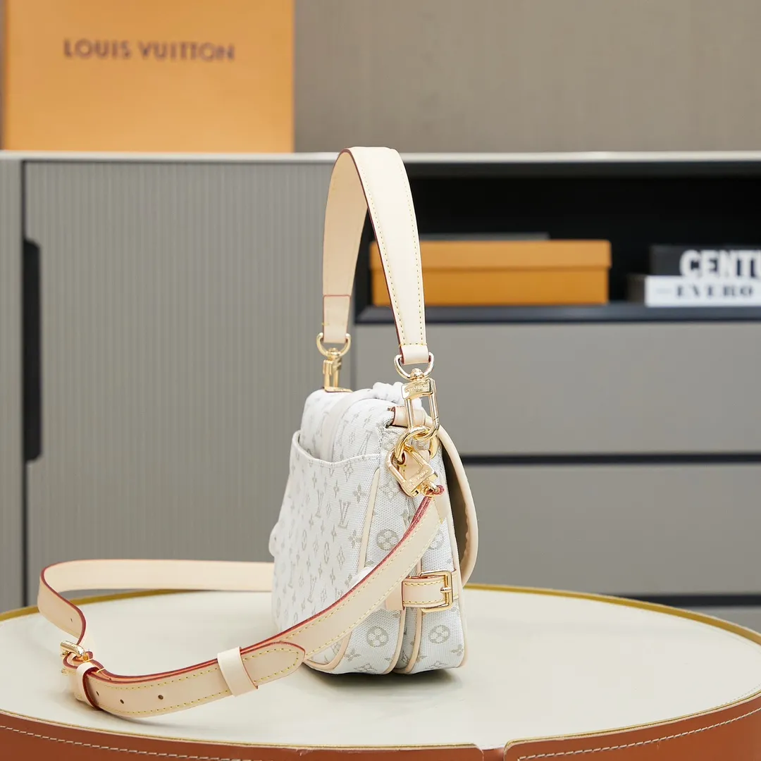 Louis Vuitton Saumur BB M12327 - 图片 4