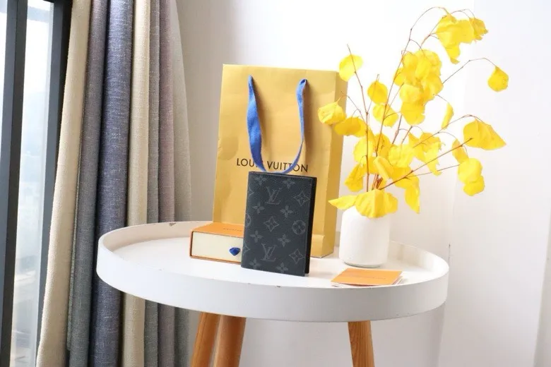 Louis Vuitton Passport Cover M64501 - 图片 3