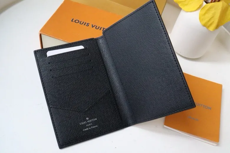 Louis Vuitton Passport Cover M64501 - 图片 8