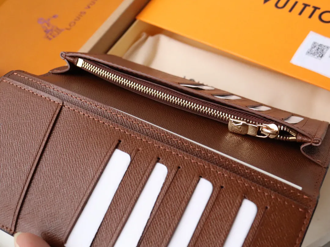 Louis Vuitton Brazza Wallet M66540 - Image 9