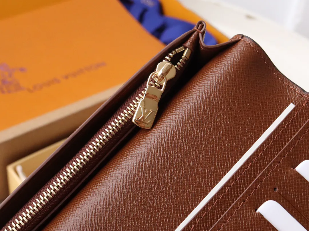Louis Vuitton Brazza Wallet M66540 - Image 10