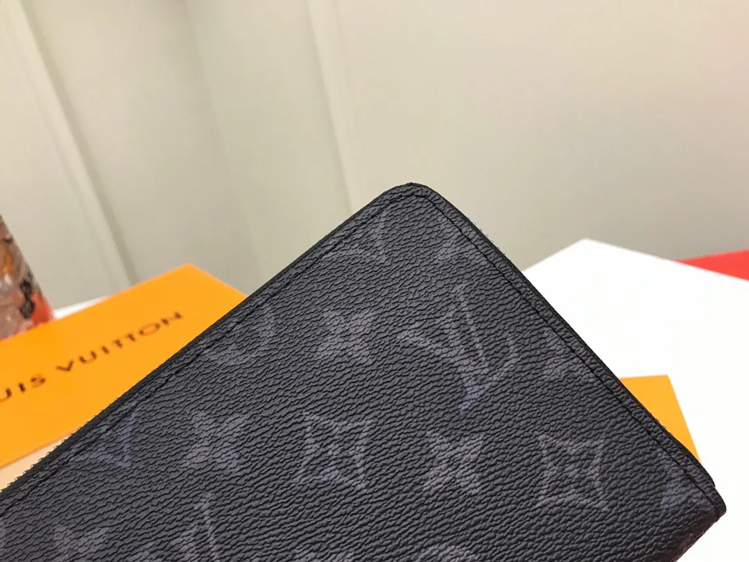 Alternative view of Louis Vuitton Zippy Organizer M82081
