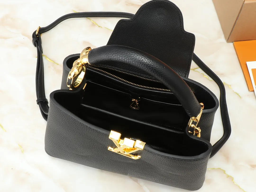Alternative view of Louis Vuitton Capucines BB M24698