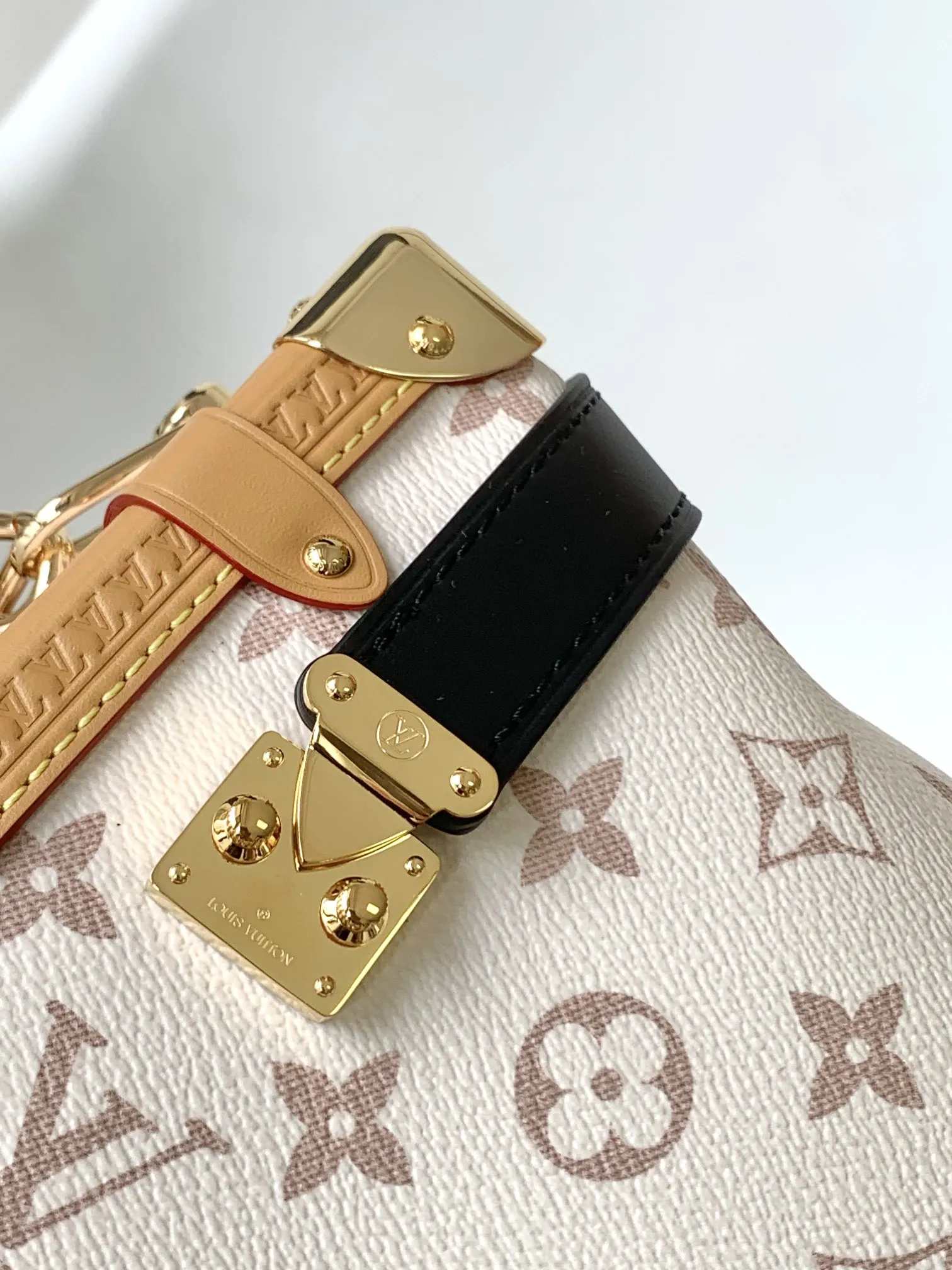 Louis Vuitton Side Trunk MM M46907 - Image 7