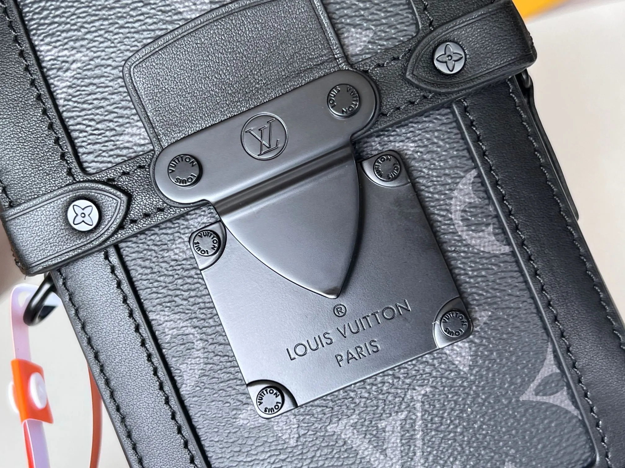 Louis Vuitton Vertical Trunk Wearable Wallet M82077 - Image 6