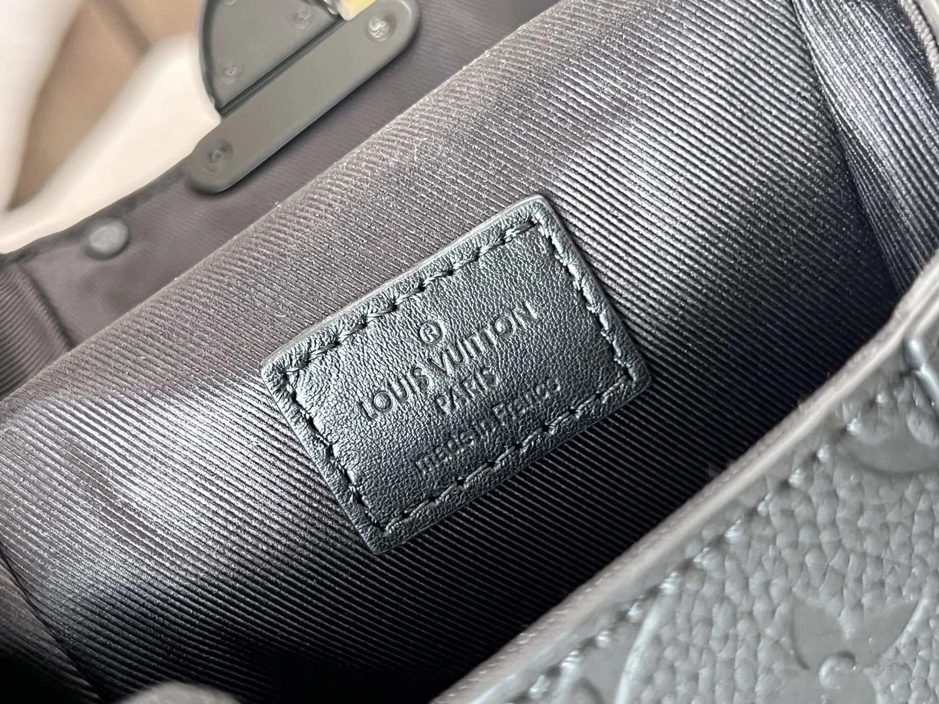 Alternative view of Louis Vuitton Vertical Trunk Wearable Wallet M82070