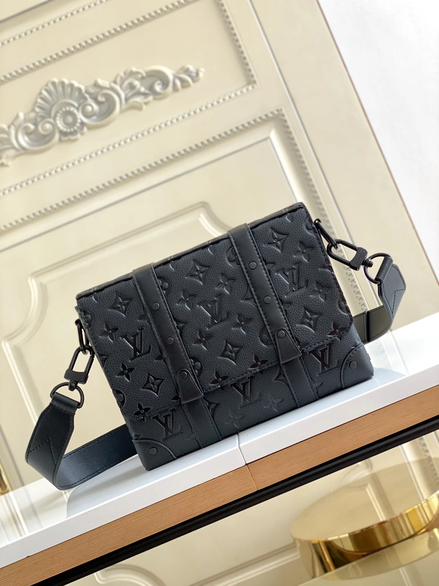 Louis Vuitton Trunk Messenger M57726 - Image 3