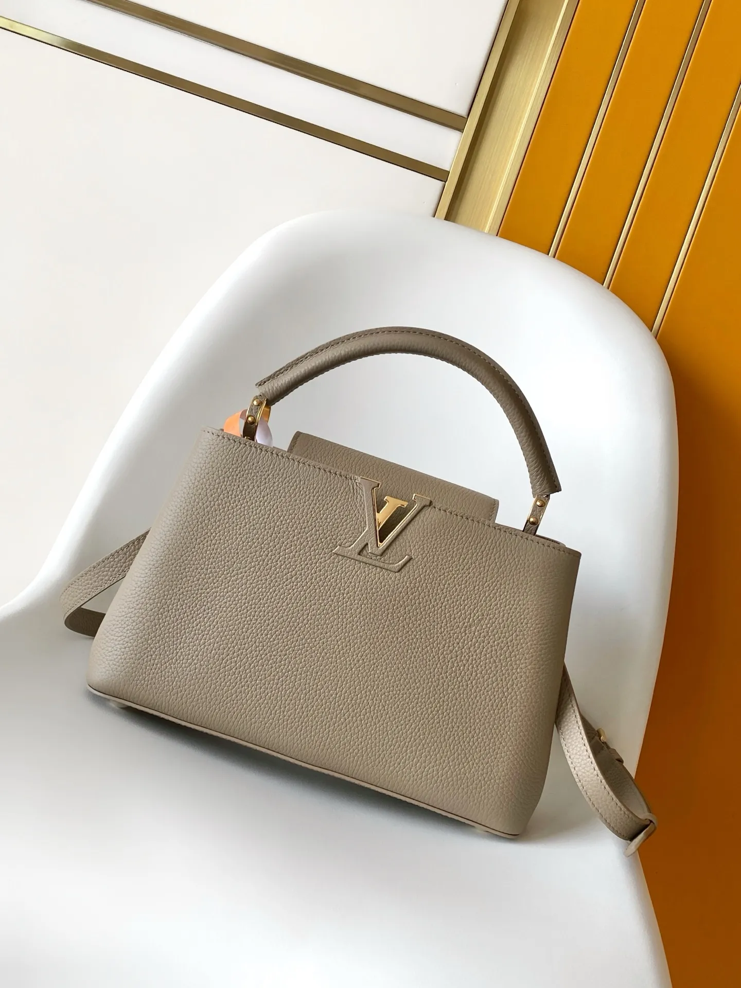 Louis Vuitton Capucines MM M24745 - Image 3