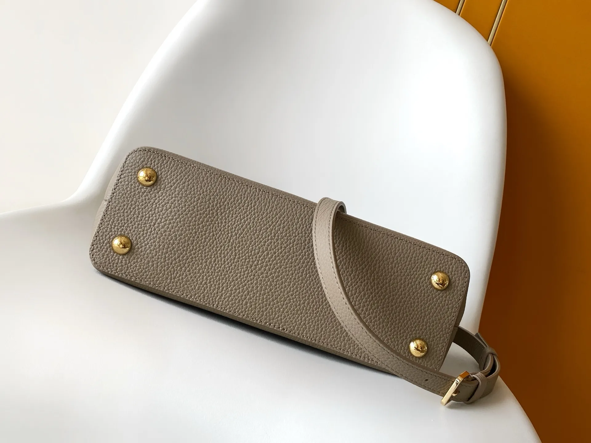 Louis Vuitton Capucines MM M24745 - Image 6