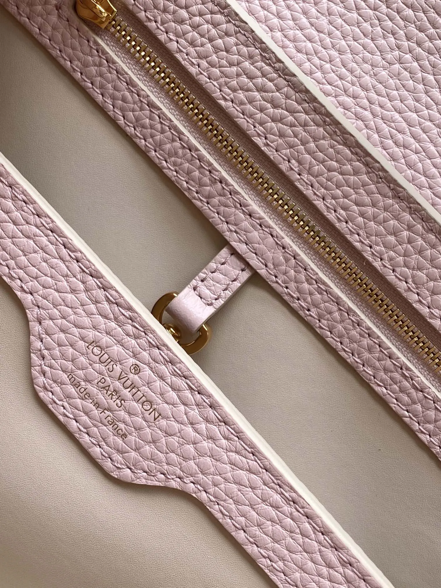 Alternative view of Louis Vuitton Capucines BB M21420