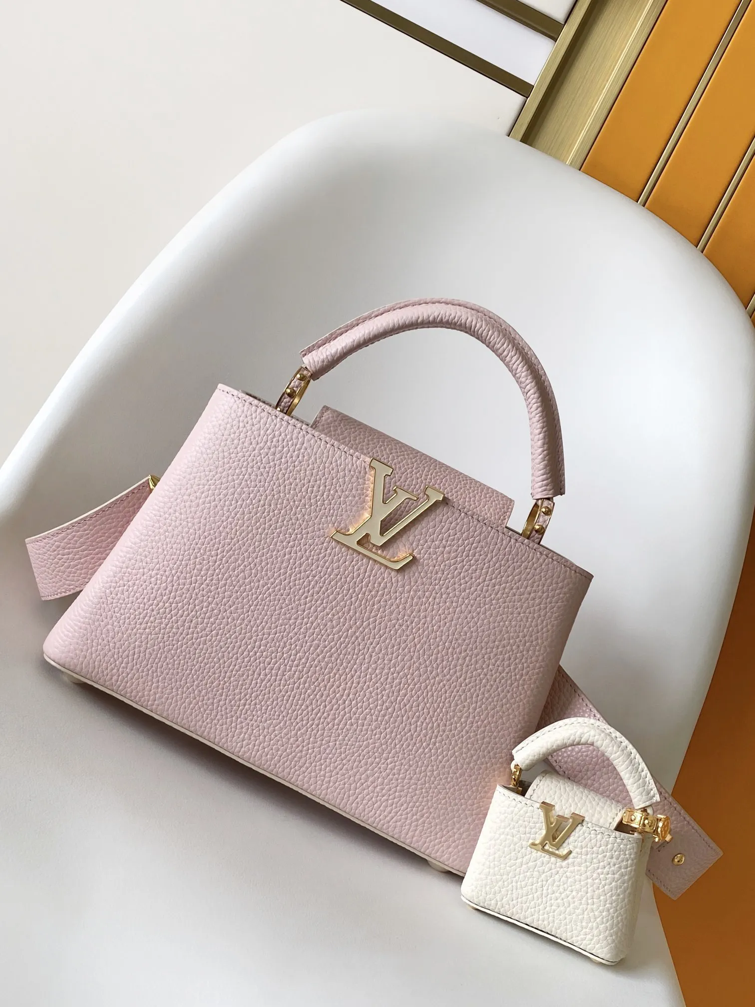 Louis Vuitton Capucines BB M21420 - 图片 3