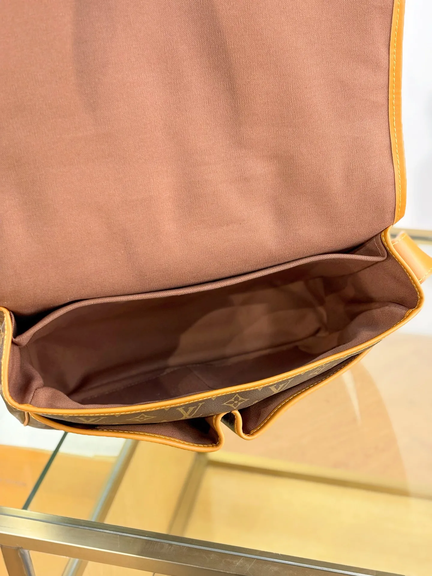 Louis Vuitton Satchel Messenger M14723 - 图片 7