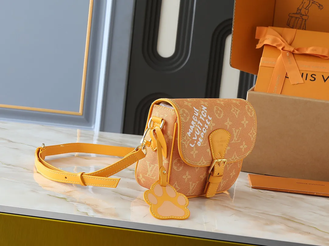 Louis Vuitton Montsouris Messenger M12694 - Image 4