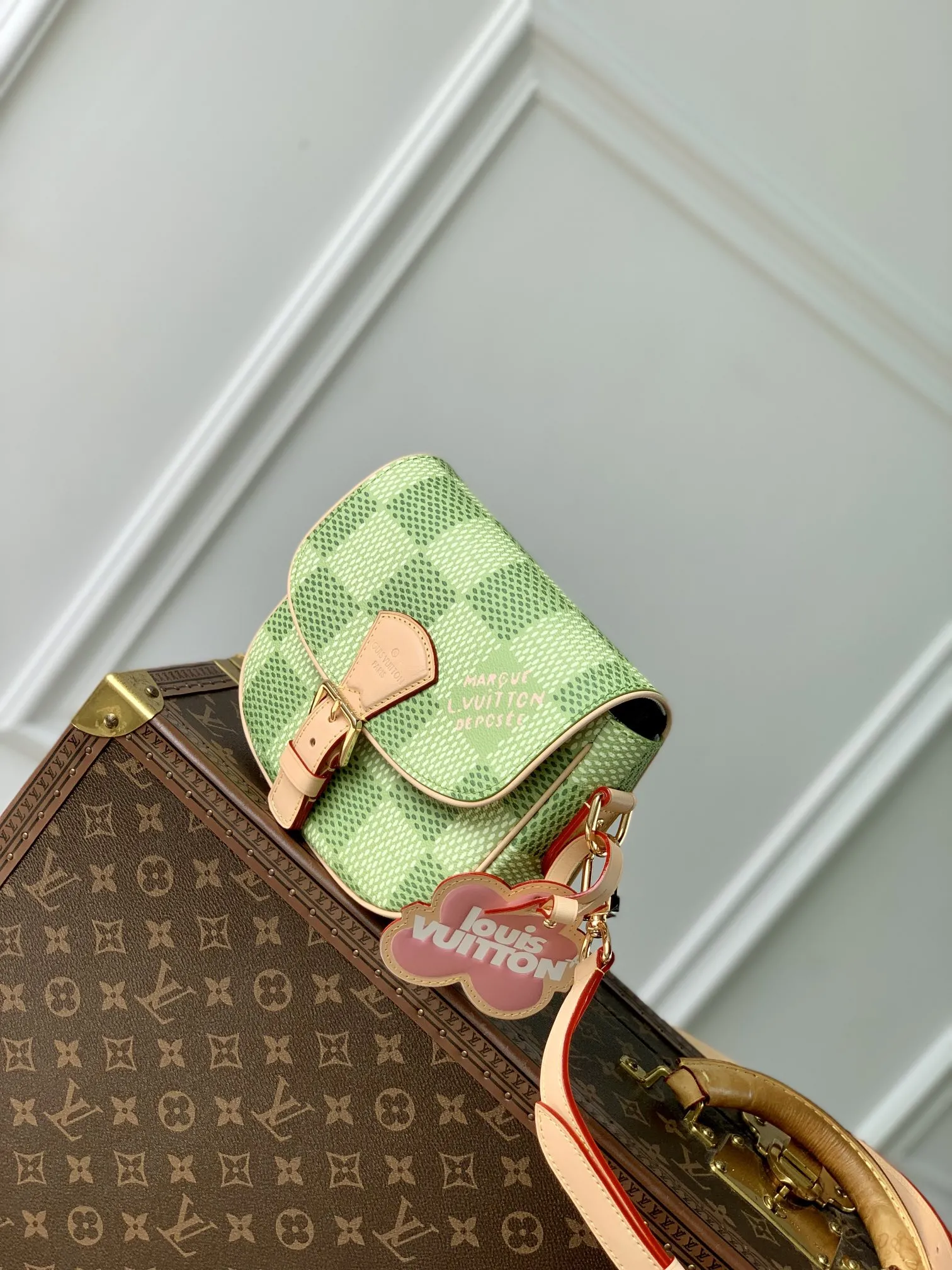 Alternative view of Louis Vuitton Montsouris Messenger N40665