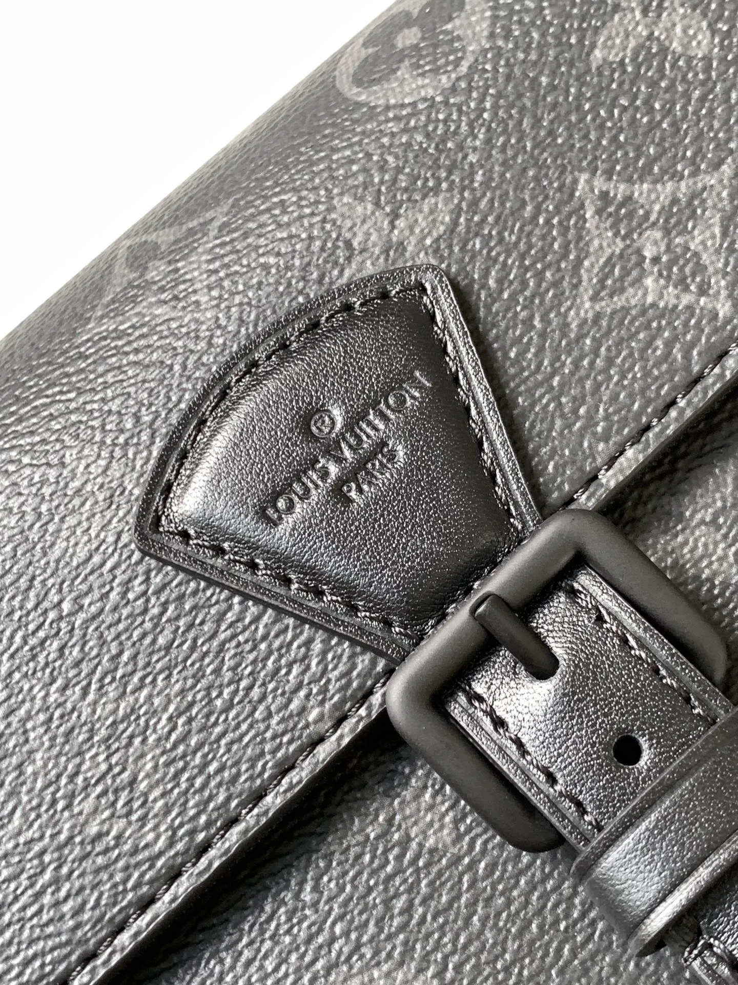 Louis Vuitton Montsouris Wearable Wallet M83567 - Image 7