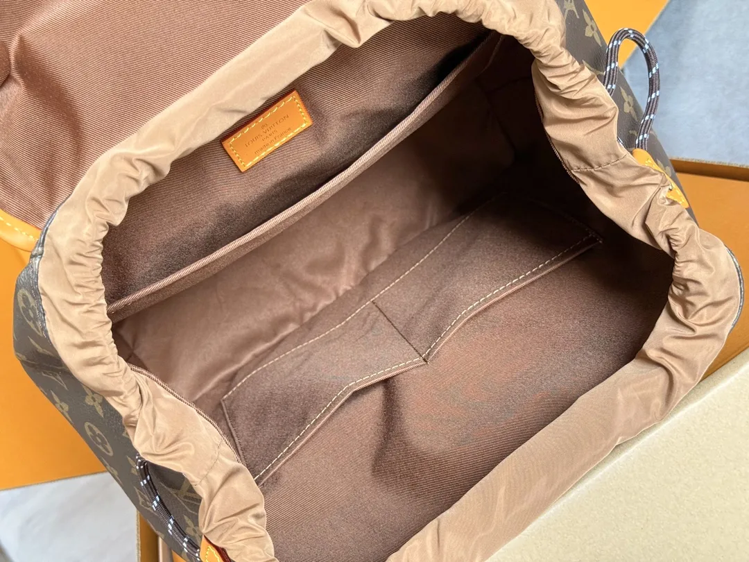 Louis Vuitton Montsouris Cargo Backpack M14015 - 图片 10