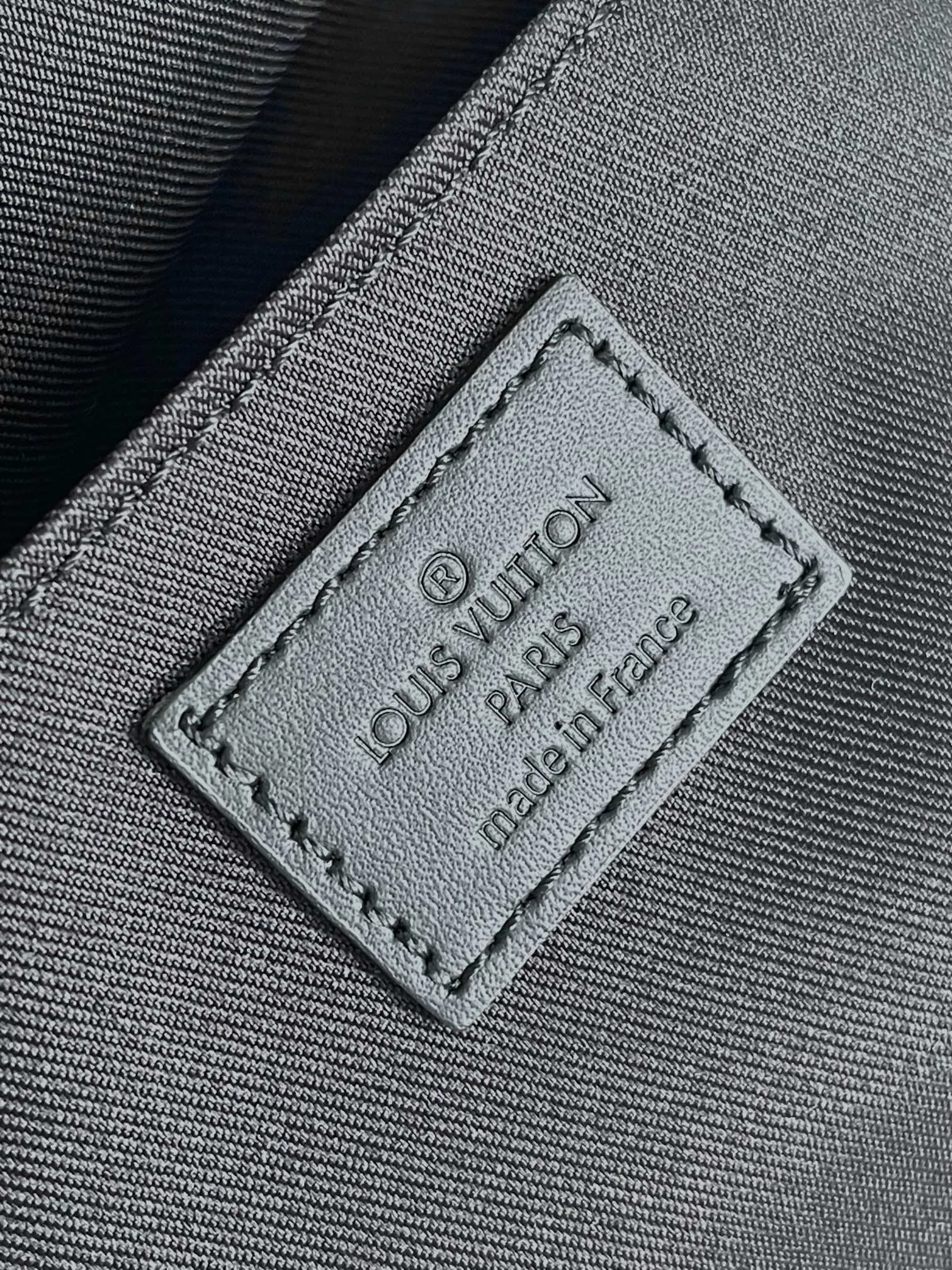 Alternative view of Louis Vuitton Montsouris Messenger PM M12519