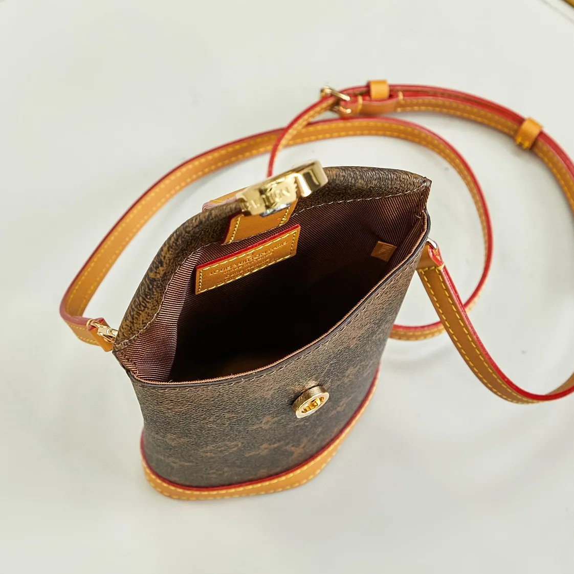 Alternative view of Louis Vuitton Envelope Pouch M11629