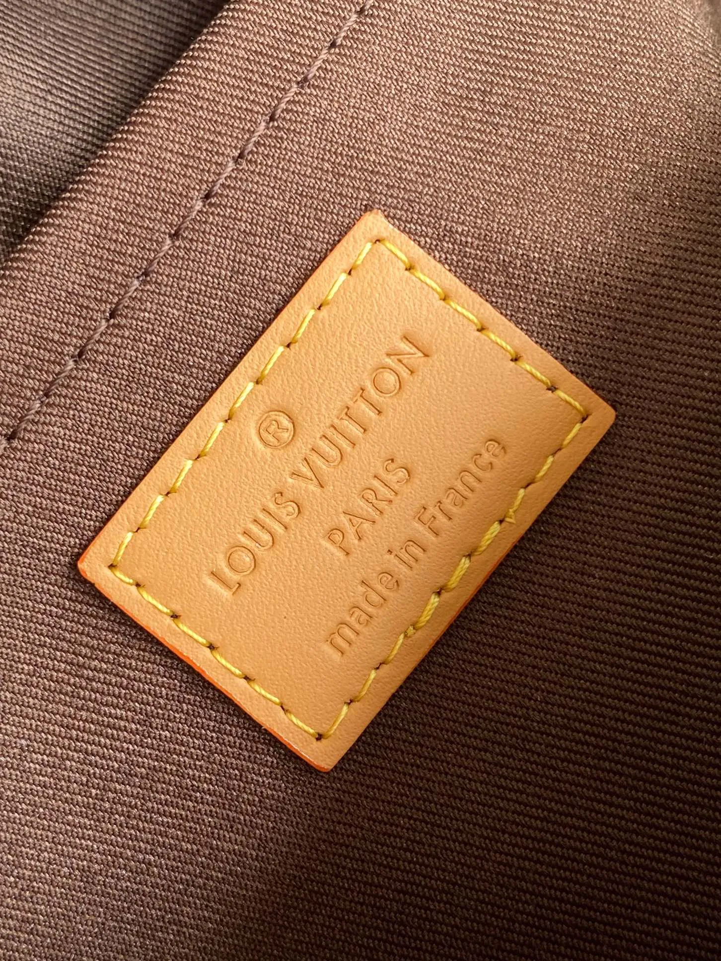 Alternative view of Louis Vuitton Envelope Messenger M24820