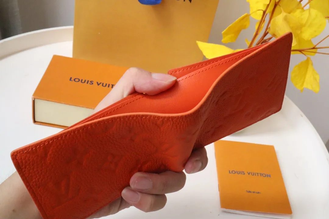 Alternative view of Louis Vuitton Slender Wallet M81547