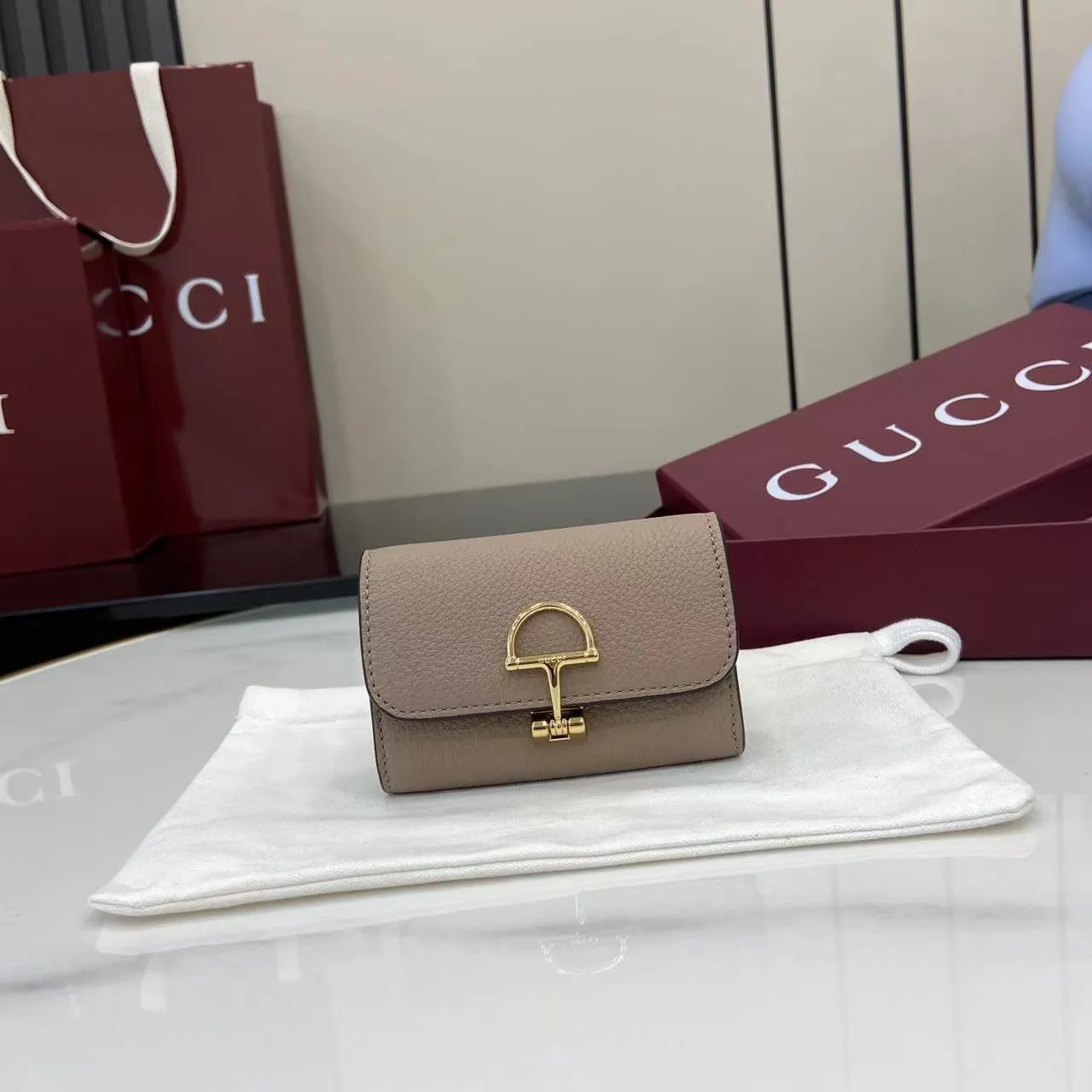 Alternative view of Gucci Softbit card case 828148