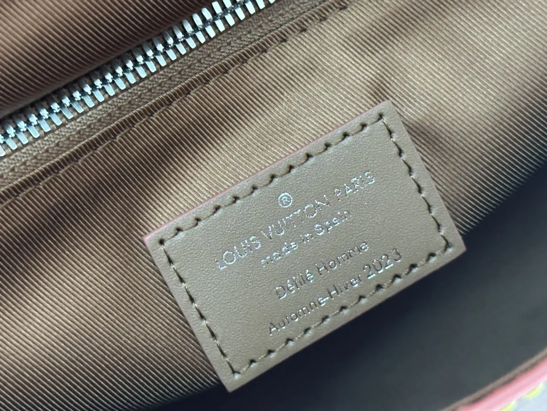 Louis Vuitton Montsouris Messenger M23097 - 图片 10