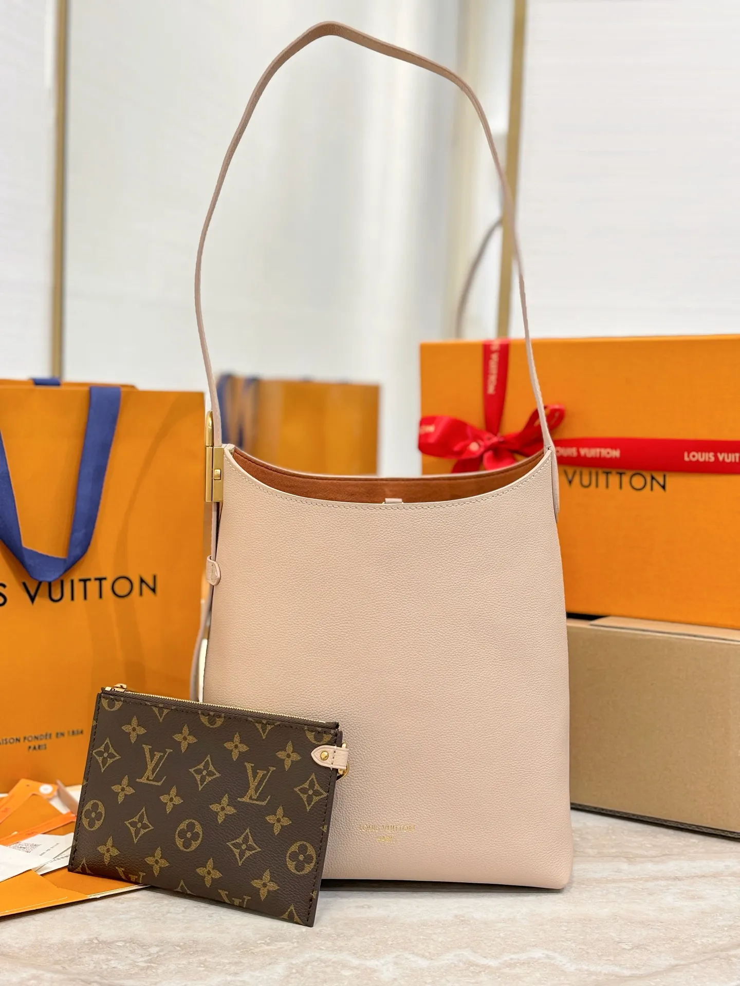 Louis Vuitton Low Key Hobo PM M14265 - 图片 4