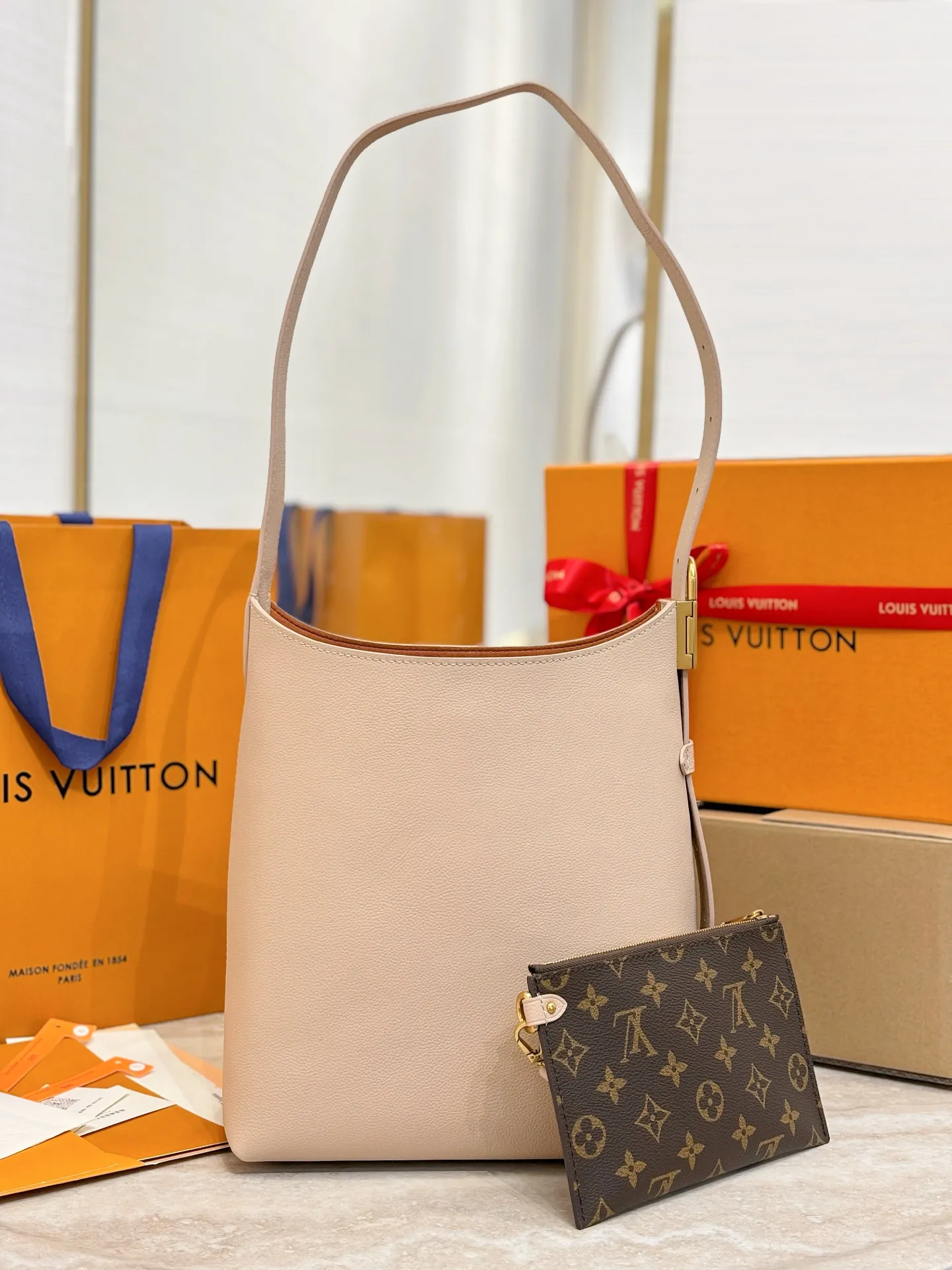 Louis Vuitton Low Key Hobo PM M14265 - 图片 5