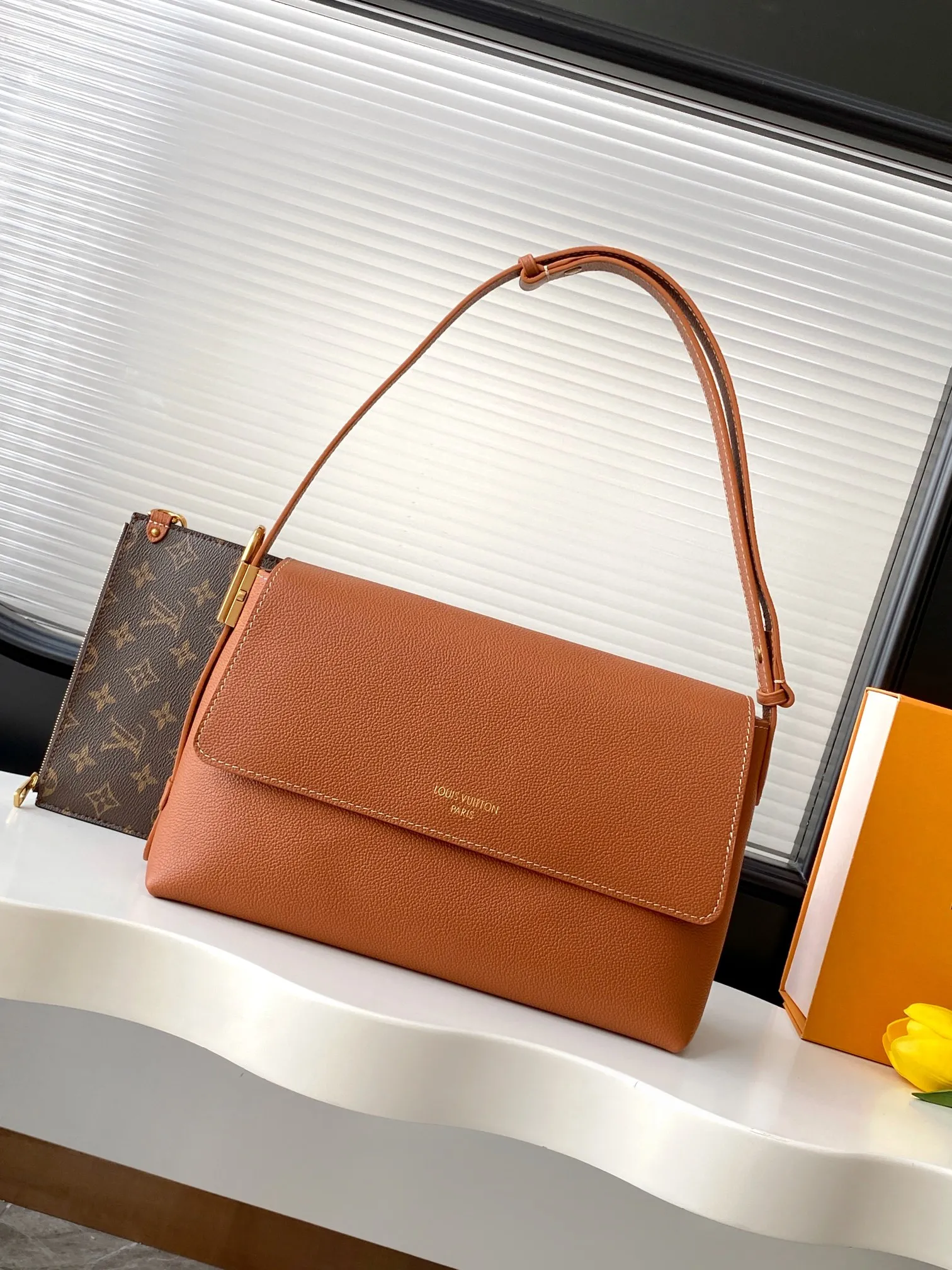 Louis Vuitton Low Key Messenger M13151 - 图片 3