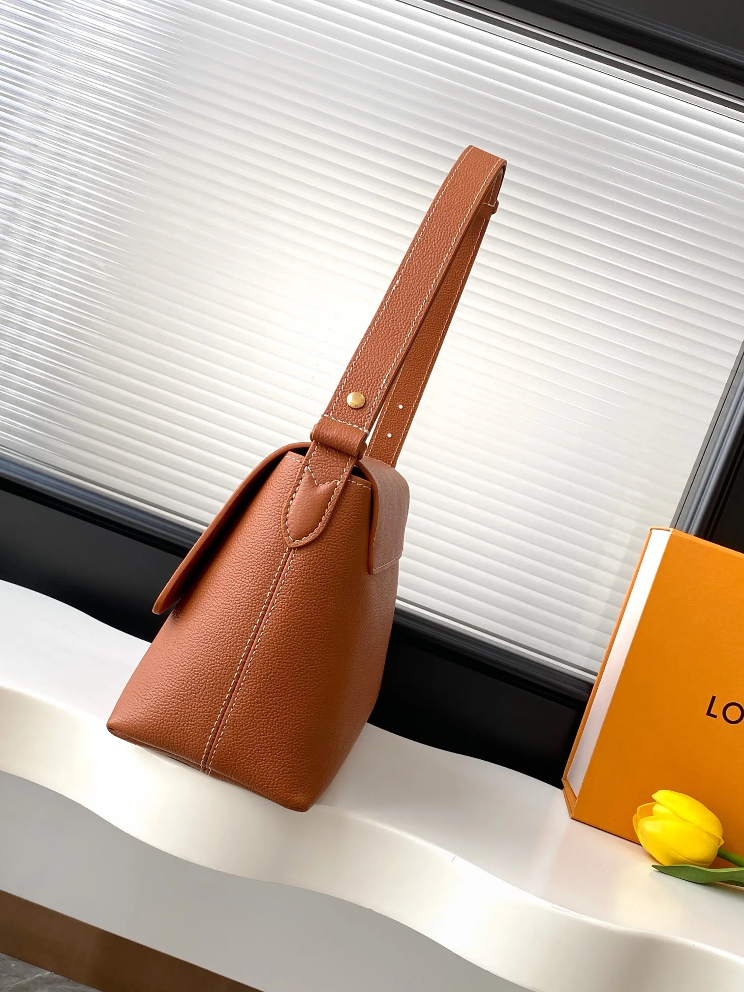 Louis Vuitton Low Key Messenger M13151 - 图片 4