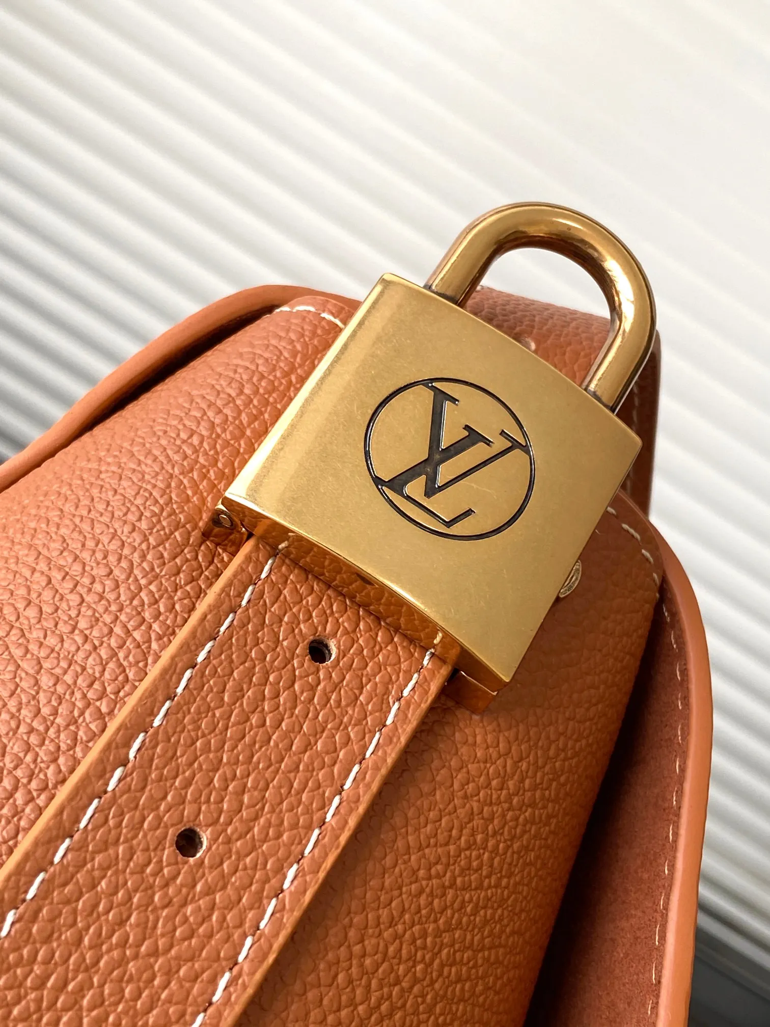 Louis Vuitton Low Key Messenger M13151 - 图片 8