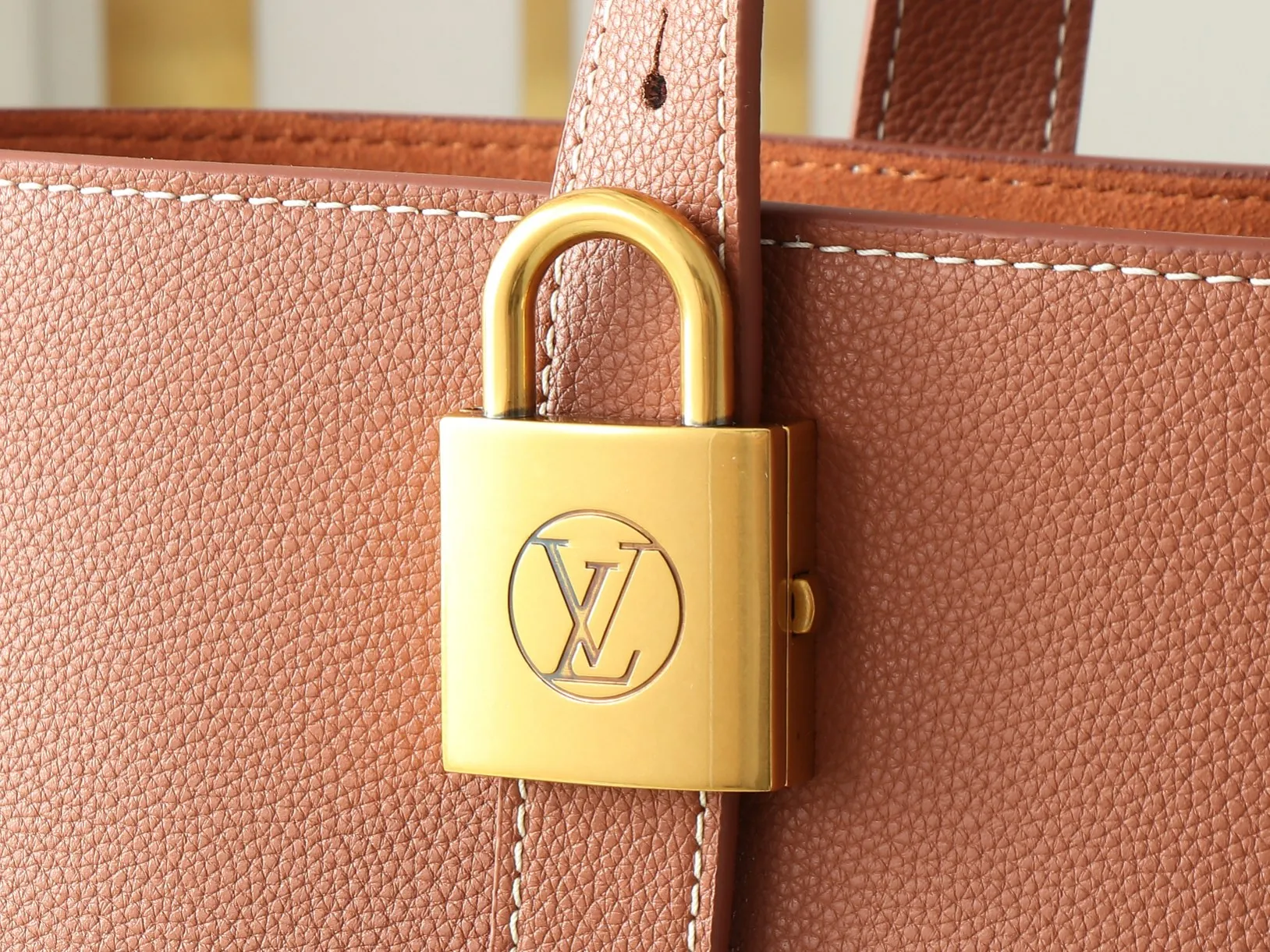 Louis Vuitton Low Key Cabas MM M25342 - Image 10
